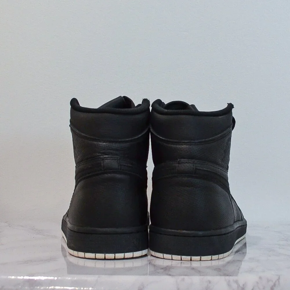Jordan 1 Retro Black Perforated - Picture 3 of 6